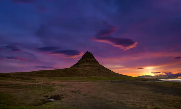 Kirkjufellsfoss Una Pintoresca Cascada Oeste Islandia Encuentra Kilómetros Sur Montaña — Foto de Stock