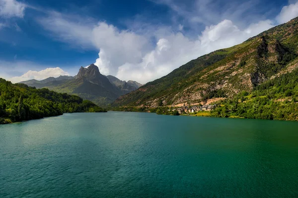 Reservatório Lanuza Reservatório Espanhol Localizado Vale Pireneu Tena Recolhe Águas — Fotografia de Stock
