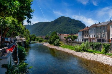Tarascon-sur-Arige, Fransa 'nın batı kesiminde, Fransa' nın Arige eyaletinde yer alan bir şehirdir.