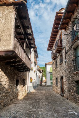 Ans, İspanya 'nın Aragn özerk bölgesinde, Huesca eyaletine bağlı belediyesi. Jacetania bölgesine ait..
