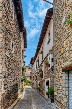 Aragon 'da Hecho adında bir kasaba. Hecho Vadisi.