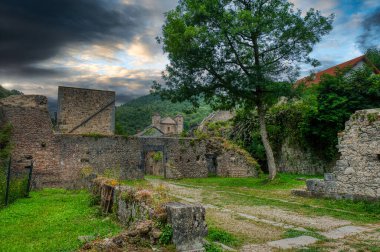 Kraliyet Silah ve Mühimmat Fabrikası 1784 yılında İspanya Kralı III. Charles 'ın emriyle Orbaizeta belediyesinde kurulmuş bir kraliyet fabrikasıdır..
