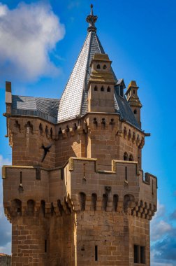 Navarre de Olite Kralları Sarayı, Olite Kraliyet Sarayı ya da Olite Kalesi 'nin sarayı sarayının bir yapısıdır.