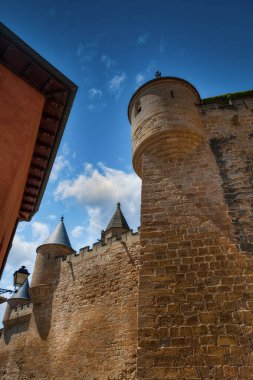 Olite, İspanya 'nın Navarra eyaletinde yer alan bir şehirdir..