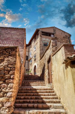 Alquezar, İspanya 'nın Aragon özerk bölgesinde, Huesca ili Somontano de Barbastro bölgesinde bir şehirdir. İspanya