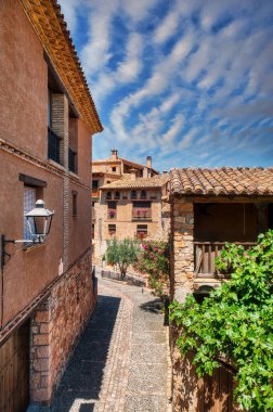 Alquezar, İspanya 'nın Aragon özerk bölgesinde, Huesca ili Somontano de Barbastro bölgesinde bir şehirdir. İspanya