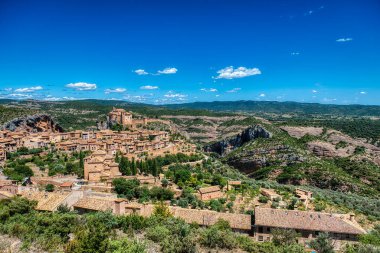 Alquezar, İspanya 'nın Aragon özerk bölgesinde, Huesca ili Somontano de Barbastro bölgesinde bir şehirdir. İspanya