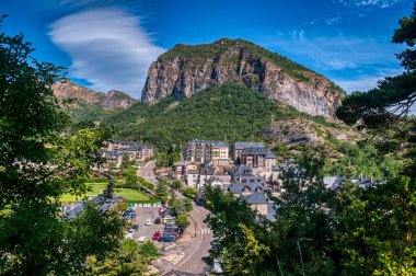 Escarrilla, Huesca ilinin Alto Gllego ilçesine bağlı Sallent de Gllego belediyesine bağlı bir İspanyol şehridir. Tena 'nın Pyrenean vadisinde yer almaktadır.