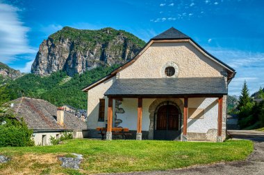 Escarrilla, Huesca ilinin Alto Gllego ilçesine bağlı Sallent de Gllego belediyesine bağlı bir İspanyol şehridir. Tena 'nın Pyrenean vadisinde yer almaktadır.