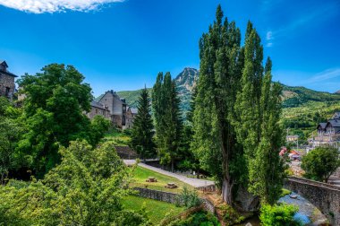 Sallent de Gllego İspanya 'nın Huesca ili' nin kuzeyindeki Alto Gllego bölgesine bağlı özerk bir belediyedir.