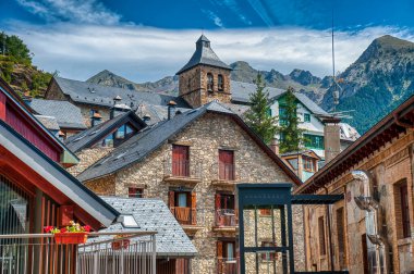 Sallent de Gllego İspanya 'nın Huesca ili' nin kuzeyindeki Alto Gllego bölgesine bağlı özerk bir belediyedir.