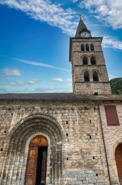 Artis, Valle de Arn bölgesinde, Artis ve Garların üçüncüsünde yer alan Alto Arn belediyesine bağlı bir yerleşim birimidir. Lleida, Katalonya, İspanya.