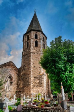Salardu İspanya 'nın otonom bölgelerinden biri olan Katalonya' nın Lerida eyaletinin Valle de Aran eyaletine bağlı Alto Arn belediyesinin başkentidir.