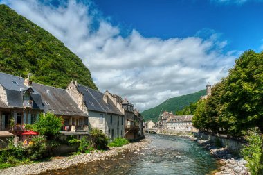 Saint-Bat-Lez, Fransa 'nın güneybatısındaki Haute-Garonne bölgesinde bir komün.