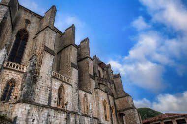 Saint-Bertrand-de-Comminges, Fransa 'nın Midi-Pyrnes bölgesinde yer alan bir komündür. Fransa 'nın en güzel şehirleri kategorisinde sınıflandırılmıştır.