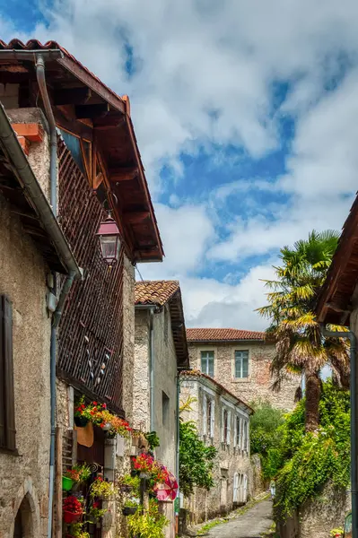 ベルトラン コミュニケーションズ Saint Bertrand Comminges ミディ ピルネス地域のオート ガロンヌ部門のフランス人コミューンである フランスで最も美しい町のカテゴリに分類されています — ストック写真