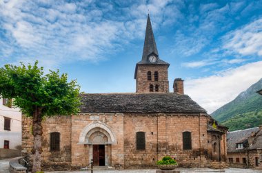 Bosost, Katalonya 'nın otonom bölgelerinden biri olan Lrida' nın batısında bulunan Aran Vadisi 'ne bağlı belediyesi. Ls, Las Bordas, Vilams ve Fransa sınırı ile sınırdır.