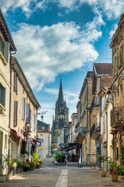 Cadillac, Fransa 'nın Gironde ilinin Aquitaine bölgesinde yer alan bir kasabadır. Fransa