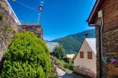 Bausen İspanya 'nın Valle de Aran bölgesinin kuzeybatısında bulunan bir belediyedir..
