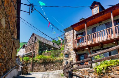 Bausen İspanya 'nın Valle de Aran bölgesinin kuzeybatısında bulunan bir belediyedir..