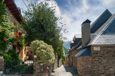Canejan, İspanya 'nın Katalonya eyaletinde yer alan bir şehirdir..