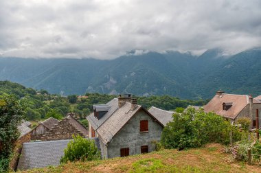 Gouaux-de-Luchon, Fransa 'nın Midi-Pyrnes bölgesinde yer alan bir şehirdir.