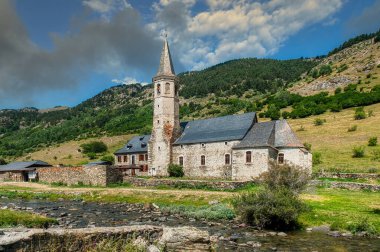 Montgarri, İspanya 'nın Katalonya eyaletinin Lleida Pirenesi' nde yer alan Valle de Aran bölgesine bağlı Alto Aran belediyesine bağlı bir kasabadır..