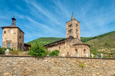 Oğlu İspanya 'nın Katalonya eyaletinde, Lerida ili Alto Aneu ilçesine bağlı bir beldedir.