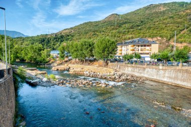 Kind, Katalonya 'nın Lerida iline bağlı bir belediyedir. Pallars Sobira bölgesinin başkenti. İspanya.-