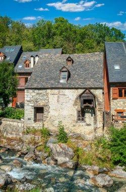 Vielha, İspanya 'nın Lerida eyaletinde yer alan bir şehirdir..