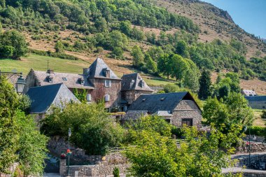 Castillon-de-Larboust, Fransa 'nın Midi-Pyrnes bölgesinde yer alan bir şehirdir..