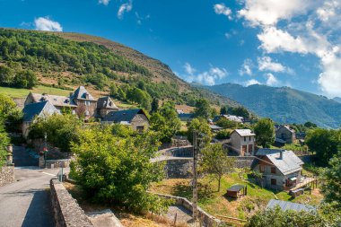 Castillon-de-Larboust, Fransa 'nın Midi-Pyrnes bölgesinde yer alan bir şehirdir..