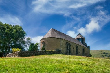 Saint-P de la Moraine Kilisesi - Garin Anıtı.