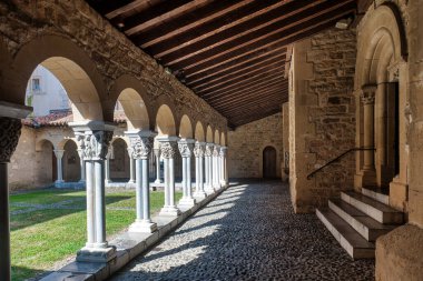 Saint-Gaudens, Fransa 'nın Haute-Garonne eyaletinde yer alan bir şehirdir..