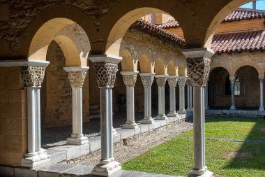 Saint-Gaudens, Fransa 'nın Haute-Garonne eyaletinde yer alan bir şehirdir..
