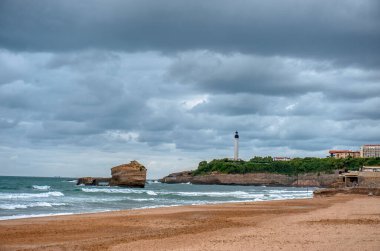 Biarritz, Fransa 'nın güneybatısındaki Bask sahilinde zarif bir sahil kasabası..