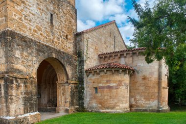 Villanueva, Asturias ilinin Cangas de Onis ilçesine bağlı bir köydür. İspanya.