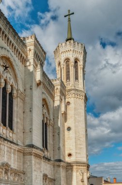 Fransa 'nın Lyon şehrindeki Fourviere Kilisesi' nin Bazilikası.