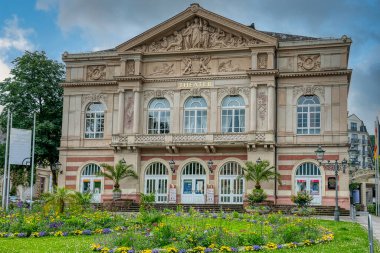 Baden-Baden, Almanya 'nın güneybatısında, Kara Orman' da Fransa sınırına yakın bir kaplıca kasabasıdır..