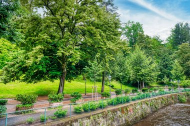 Baden-Baden, Almanya 'nın güneybatısında, Kara Orman' da Fransa sınırına yakın bir kaplıca kasabasıdır..