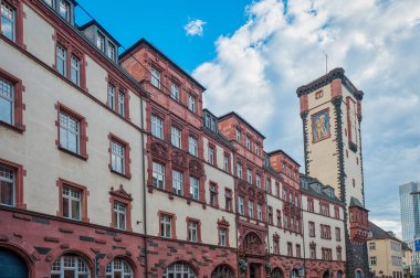 Frankfurt, Almanya 'nın ana nehri üzerinde merkezi bir Alman şehri.