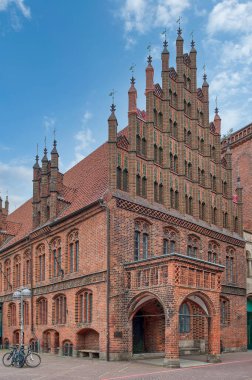 Hannover, Almanya 'nın Aşağı Saksonya eyaletinin başkentidir.).