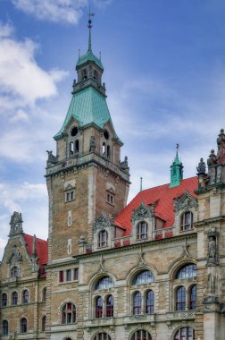Hannover, Almanya 'nın Aşağı Saksonya eyaletinin başkentidir.).