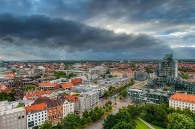 Hannover, Almanya 'nın Aşağı Saksonya eyaletinin başkentidir.).