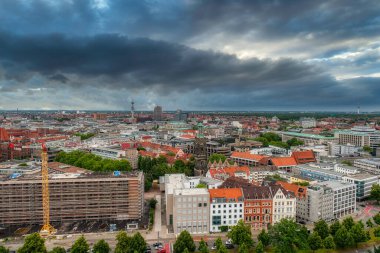 Hannover, Almanya 'nın Aşağı Saksonya eyaletinin başkentidir.).