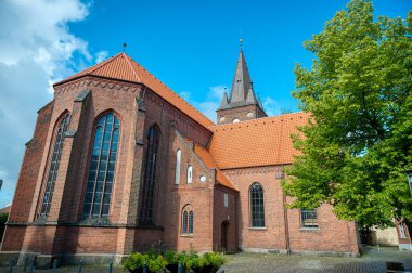Aziz Nikolai Kilisesi (Aziz Nikolai Kirke), 13. yüzyıla dayanan tarihi ile Kolding 'in en eski kilisesidir..