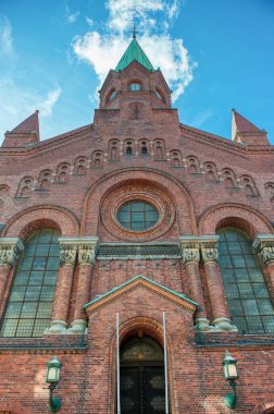 Danimarka 'nın başkenti Kopenhag, Zealand ve Amager adalarında yer almaktadır. İsveç 'in güneyindeki Malmö Köprüsü' ne bağlıdır.