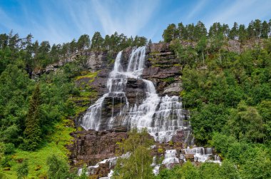 Skulestadmoen, Norveç 'in Vestlandet bölgesinde yer alan bir şehirdir..