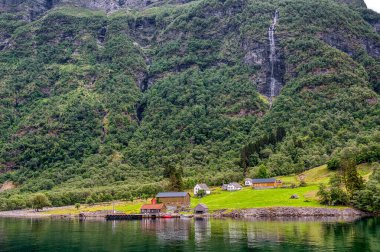 Gudvangen es un pueblo en el municipio de Aurland en el condado de Vestland, Noruega.