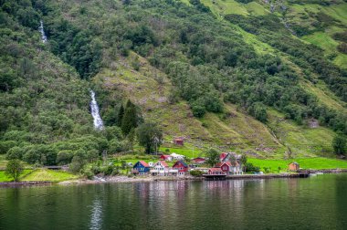 Gudvangen es un pueblo en el municipio de Aurland en el condado de Vestland, Noruega.